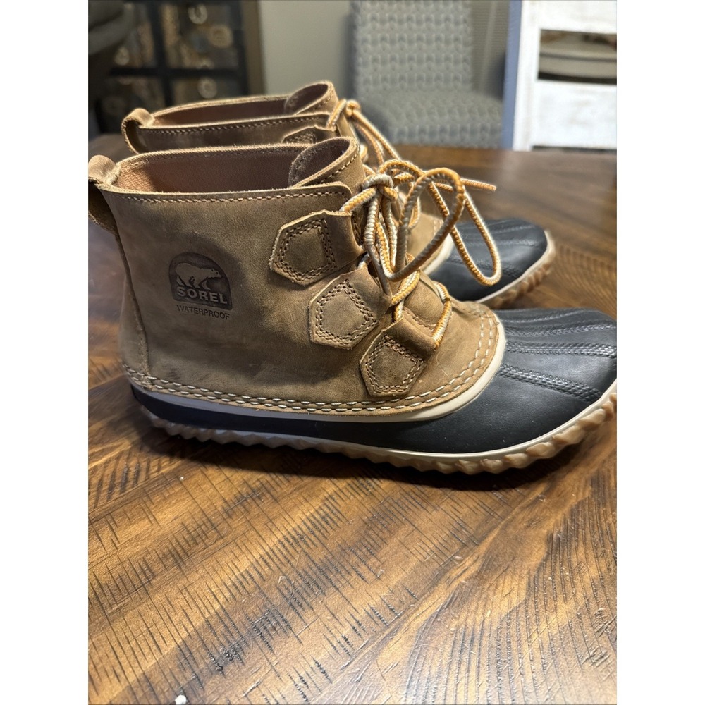 Sorel Out N About Women's Mid-Boot Waterproof Duck Shoes Size 8 Hiking Outdoors
